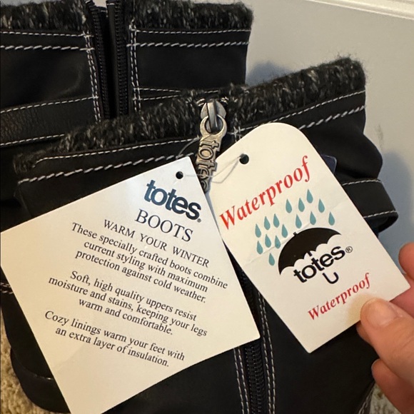 Totes Black Womens Snow Boots NWT Sz 7.5 - Picture 6 of 6